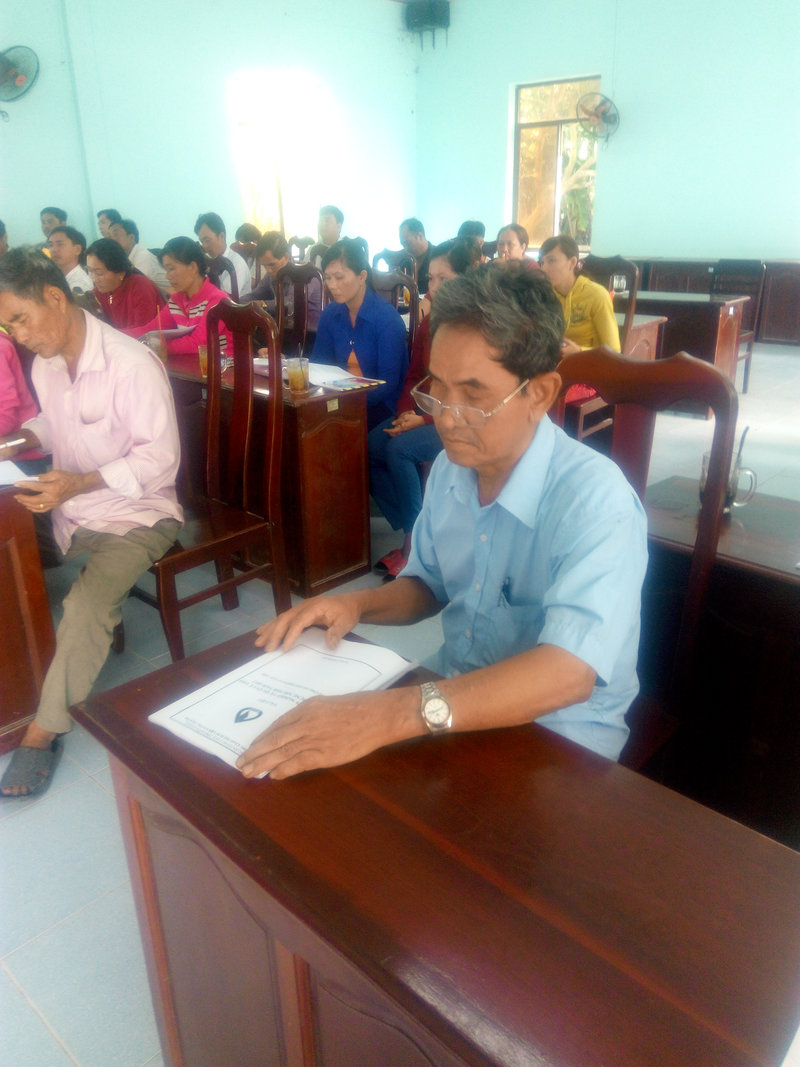 tổ trưởng nghiên cứu tài liệu.jpg